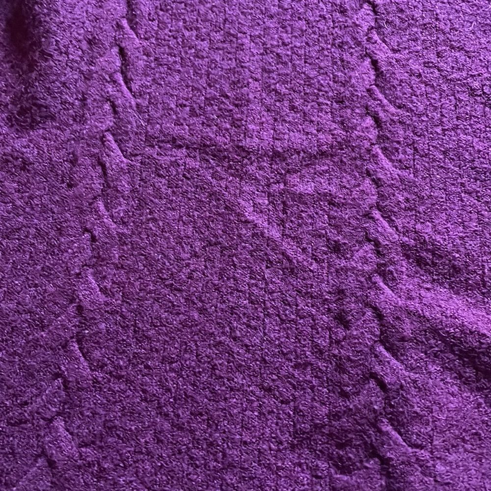 Cyrus Modern High Low Cable Knit Sweater - Picture 5 of 8